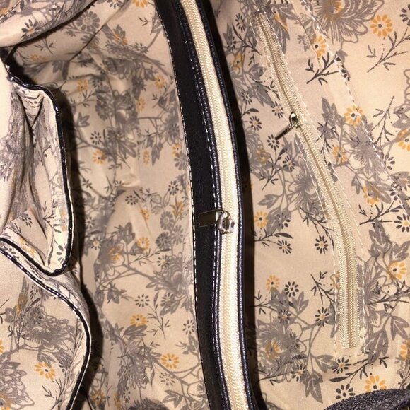 Premium Western Women's Angel Wings Cross Handbag Messenger Bag Wallet and Set - Picture 4 of 5